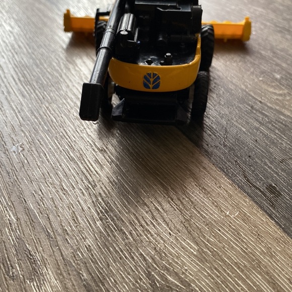 Moisoneuse bateusse new holland en jouet avec bar de coupe a blé et a maïs - Picture 3 of 8